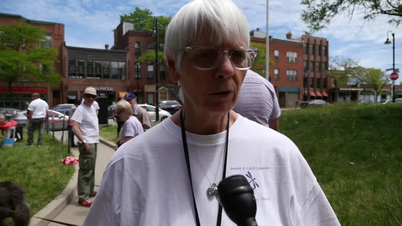 Thumbnail image for Men put themselves in women's shoes for domestic violence awareness